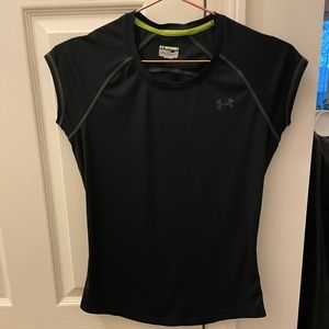 Under Armour heat gear tee S